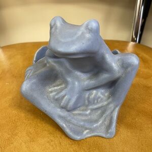 Vintage Niloak Frog on a Lilly Pad Art Pottery Planter